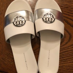 New sandals color white and silver